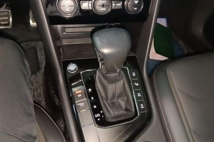 Used Volkswagen Tiguan L 2021 330TSI Automatic Two-Wheel Drive R-Line Enhanced Edition Gear Lever