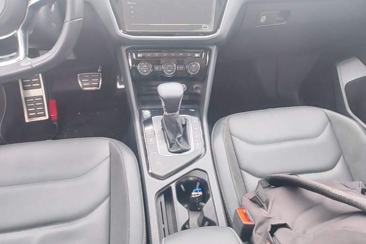 Used Volkswagen Tiguan L 2021 330TSI Automatic Two-Wheel Drive R-Line Enhanced Edition Gear Lever