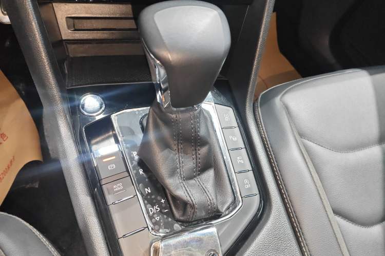 Used Volkswagen Tiguan L 2021 330TSI Automatic Two-Wheel Drive R-Line Enhanced Edition Gear Lever