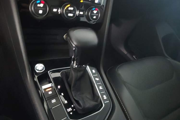Used Volkswagen Tiguan L 2021 330TSI Automatic Two-Wheel Drive R-Line Enhanced Edition Gear Lever