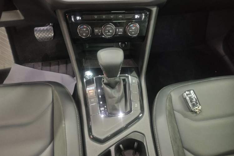 Used Volkswagen Tiguan L 2021 330TSI Automatic Two-Wheel Drive Smart Edition Gear Lever