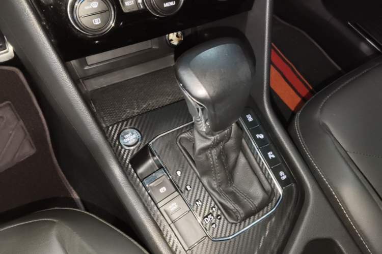 Used Volkswagen Tiguan L 2021 330TSI Automatic Two-Wheel Drive R-Line Enhanced Edition Gear Lever