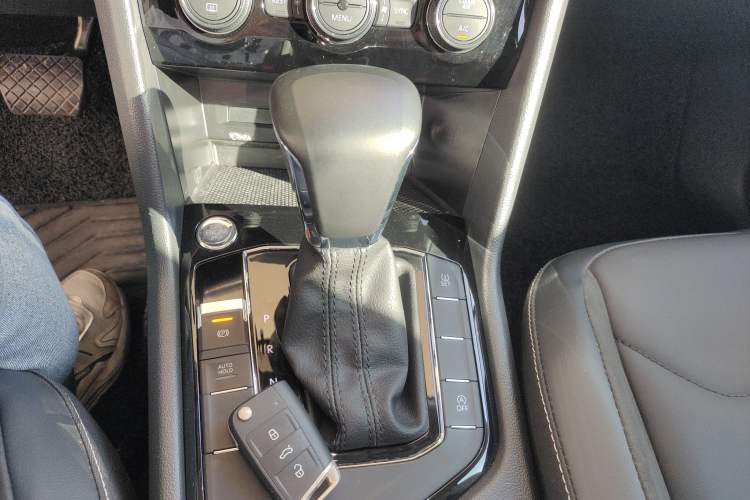 Used Volkswagen Tiguan L 2021 330TSI Automatic Two-Wheel Drive Smart Edition Gear Lever