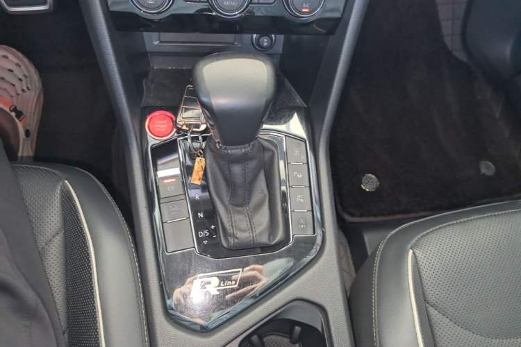 Used Volkswagen Tiguan L 2021 330TSI Automatic Two-Wheel Drive R-Line Flagship Edition Gear Lever
