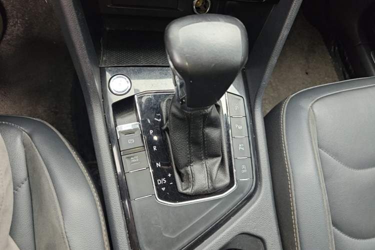 Used Volkswagen Tiguan L 2021 330TSI Automatic Two-Wheel Drive R-Line Enhanced Edition Gear Lever
