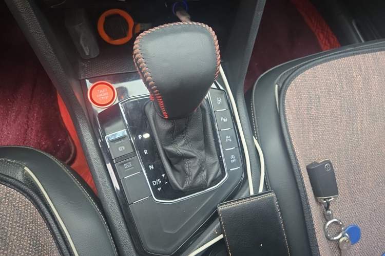 Used Volkswagen Tiguan L 2021 330TSI Automatic Two-Wheel Drive R-Line Flagship Edition Gear Lever
