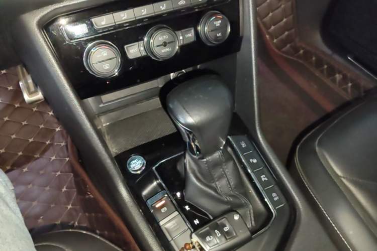 Used Volkswagen Tiguan L 2021 330TSI Automatic Two-Wheel Drive R-Line Enhanced Edition Gear Lever