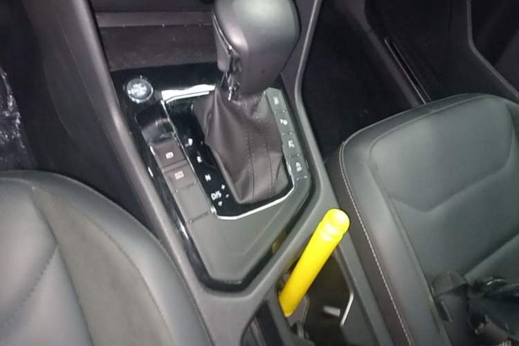 Used Volkswagen Tiguan L 2021 330TSI Automatic Two-Wheel Drive R-Line Enhanced Edition Gear Lever