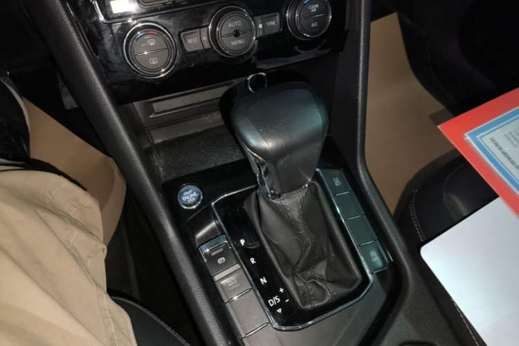 Used Volkswagen Tiguan L 2021 330TSI Automatic Two-Wheel Drive Smart Edition Gear Lever