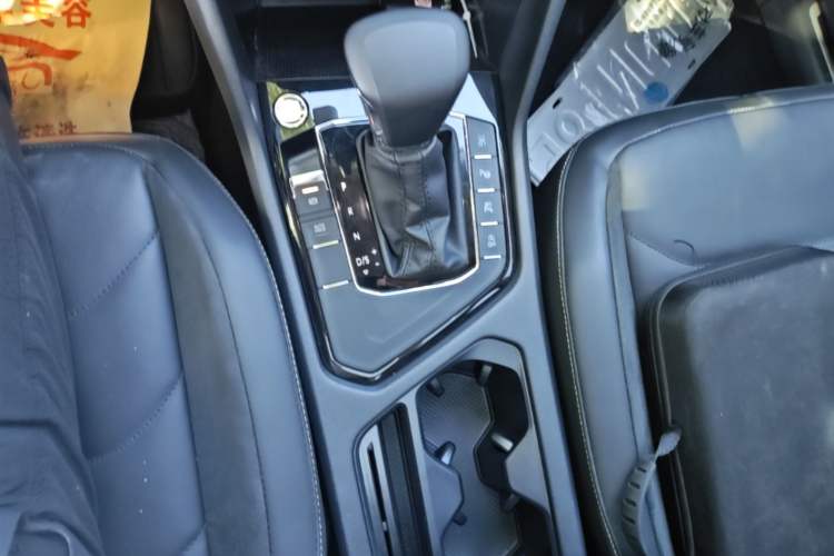 Used Volkswagen Tiguan L 2021 330TSI Automatic Two-Wheel Drive R-Line Enhanced Edition Gear Lever