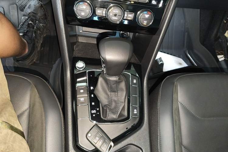 Used Volkswagen Tiguan L 2021 330TSI Automatic Two-Wheel Drive Smart Edition Gear Lever