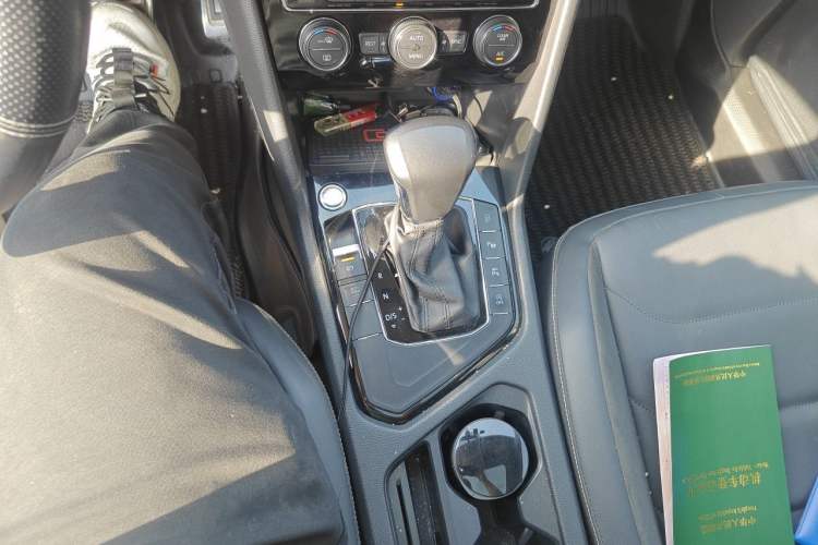Used Volkswagen Tiguan L 2021 330TSI Automatic Two-Wheel Drive R-Line Enhanced Edition Gear Lever