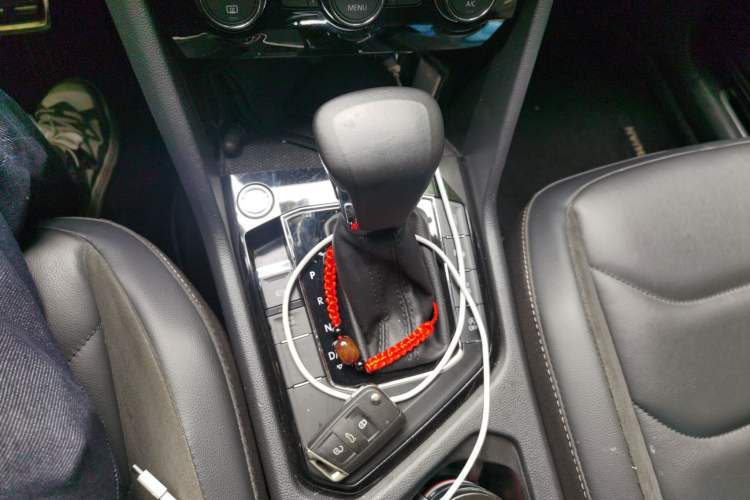 Used Volkswagen Tiguan L 2021 330TSI Automatic Two-Wheel Drive R-Line Enhanced Edition Gear Lever