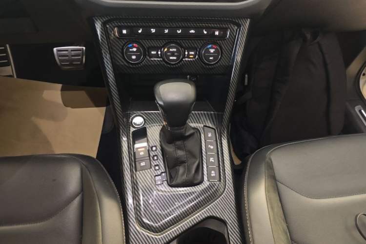 Used Volkswagen Tiguan L 2021 330TSI Automatic Two-Wheel Drive R-Line Enhanced Edition Gear Lever