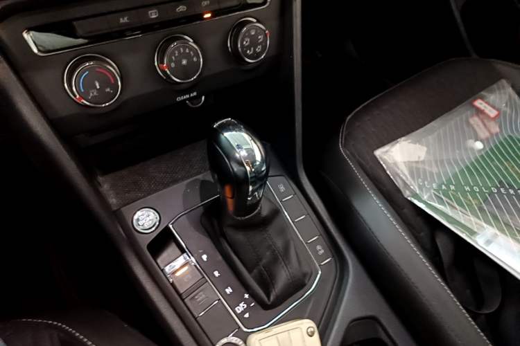 Used Volkswagen Tiguan L 2021 330TSI Automatic Two-Wheel Drive Comfort Edition Gear Lever
