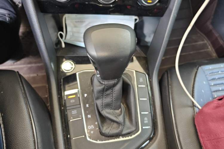 Used Volkswagen Tiguan L 2021 330TSI Automatic Two-Wheel Drive Smart Edition Gear Lever