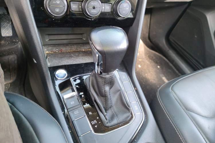 Used Volkswagen Tiguan L 2021 280TSI Automatic Two-Wheel Drive Smart Edition Gear Lever