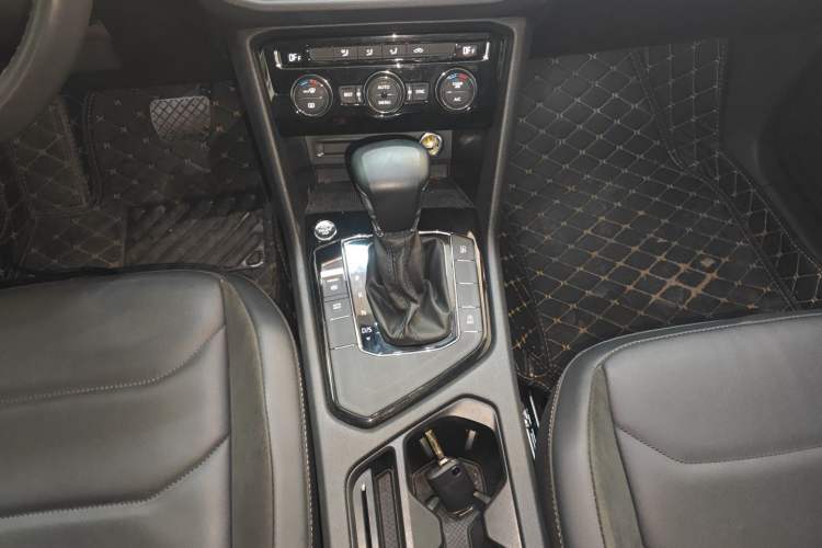 Used Volkswagen Tiguan L 2021 330TSI Automatic Two-Wheel Drive Smart Edition Gear Lever