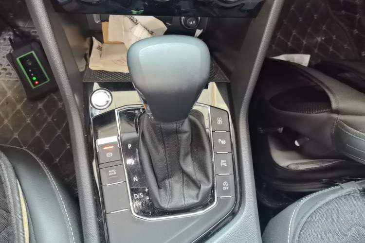 Used Volkswagen Tiguan L 2021 330TSI Automatic Two-Wheel Drive R-Line Enhanced Edition Gear Lever