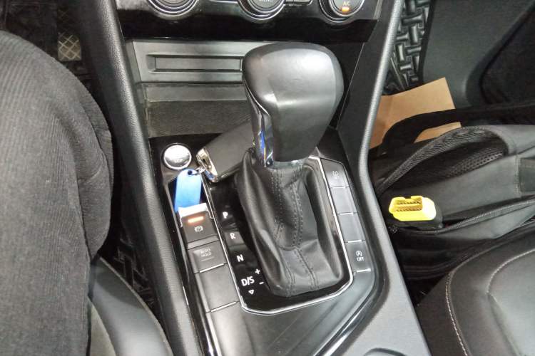 Used Volkswagen Tiguan L 2021 330TSI Automatic Two-Wheel Drive Smart Edition Gear Lever