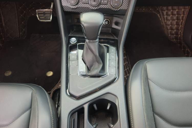 Used Volkswagen Tiguan L 2021 330TSI Automatic Two-Wheel Drive R-Line Enhanced Edition Gear Lever
