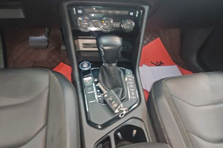 Used Volkswagen Tiguan L 2021 330TSI Automatic Two-Wheel Drive Smart Edition Gear Lever