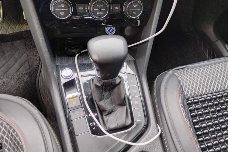 Used Volkswagen Tiguan L 2021 330TSI Automatic Two-Wheel Drive R-Line Enhanced Edition Gear Lever