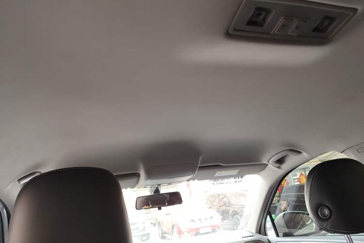 Used Volkswagen Tiguan L 2021 280TSI Automatic Two-Wheel Drive Comfort Edition – Low-Trim Version Headliner