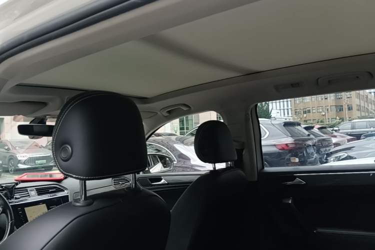 Used Volkswagen Tiguan L 2021 330TSI Automatic Two-Wheel Drive R-Line Flagship Edition Headliner