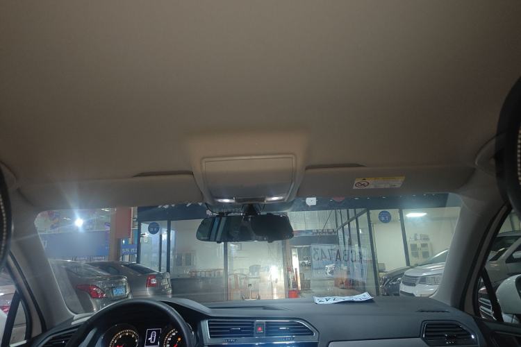 Used Volkswagen Tiguan L 2021 280TSI Automatic Two-Wheel Drive Comfort Edition – Low-Trim Version Headliner