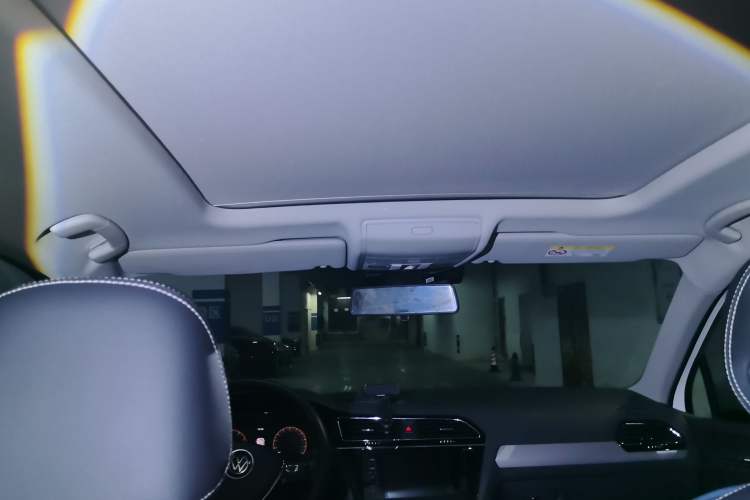 Used Volkswagen Tiguan L 2021 330TSI Automatic Two-Wheel Drive Smart Edition Headliner