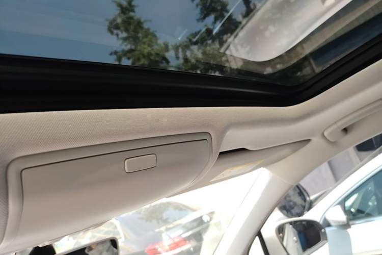 Used Volkswagen Tiguan L 2021 330TSI Automatic Two-Wheel Drive R-Line Enhanced Edition Headliner