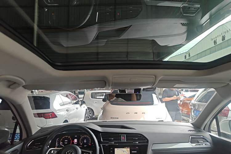 Used Volkswagen Tiguan L 2021 330TSI Automatic Two-Wheel Drive R-Line Enhanced Edition Headliner