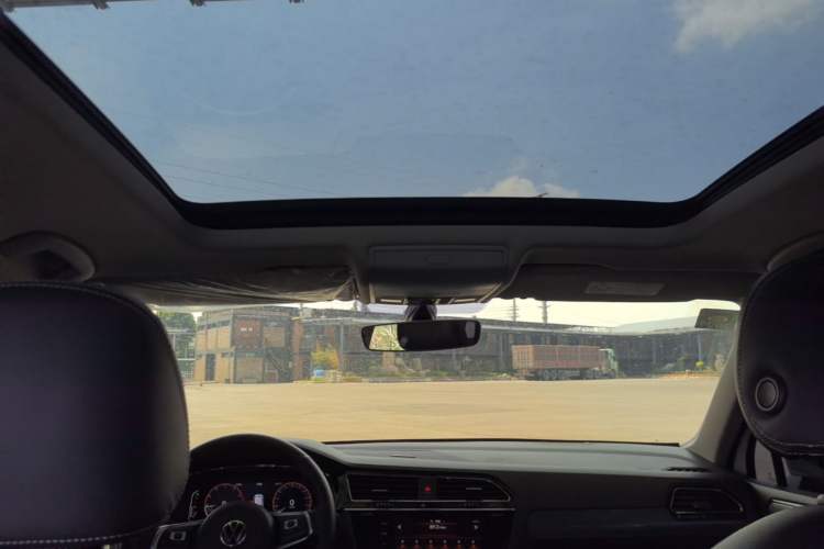 Used Volkswagen Tiguan L 2021 330TSI Automatic Two-Wheel Drive R-Line Flagship Edition Headliner