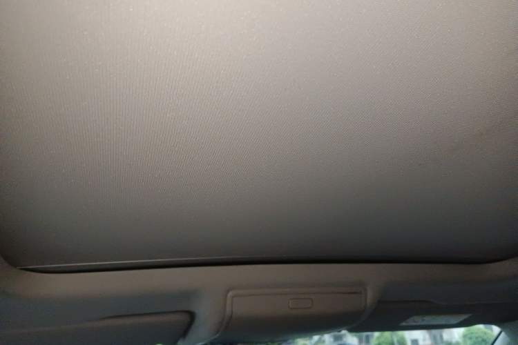 Used Volkswagen Tiguan L 2021 330TSI Automatic Two-Wheel Drive R-Line Enhanced Edition Headliner