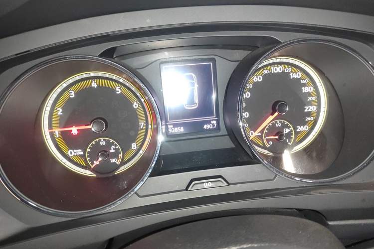 Used Volkswagen Tiguan L 2021 280TSI Automatic Two-Wheel Drive Comfort Edition – Low-Trim Version Instrument Cluster