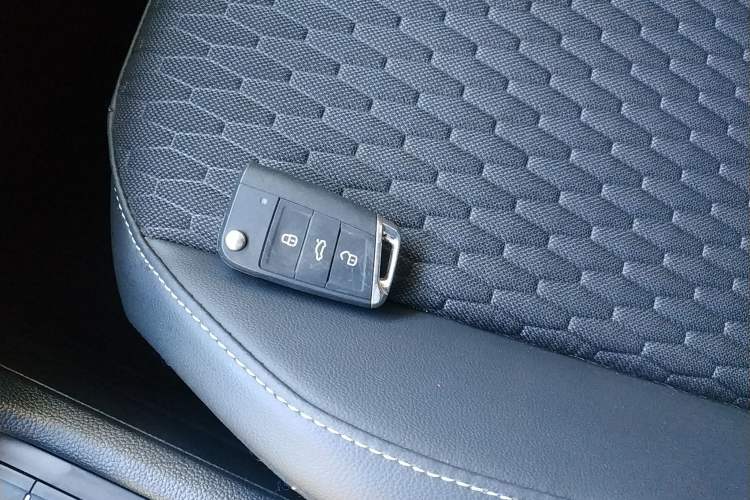 Used Volkswagen Tiguan L 2021 280TSI Automatic Two-Wheel Drive Comfort Edition – Low-Trim Version Interior 1