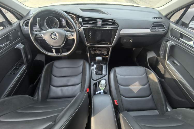 Used Volkswagen Tiguan L 2021 330TSI Automatic Two-Wheel Drive Smart Edition Interior 1