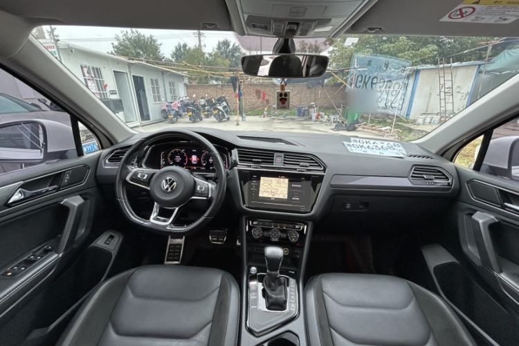 Used Volkswagen Tiguan L 2021 330TSI Automatic Two-Wheel Drive R-Line Enhanced Edition Interior 1