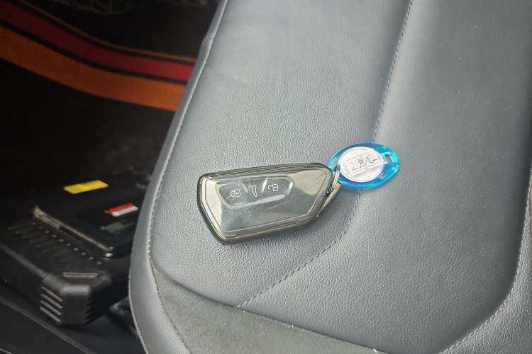 Used Volkswagen Tiguan L 2021 330TSI Automatic Two-Wheel Drive R-Line Flagship Edition Interior 1