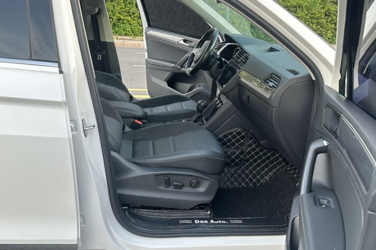 Used Volkswagen Tiguan L 2021 330TSI Automatic Two-Wheel Drive R-Line Enhanced Edition Interior 10