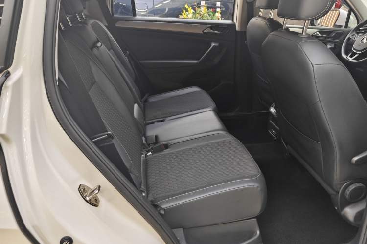 Used Volkswagen Tiguan L 2021 280TSI Automatic Two-Wheel Drive Smart Edition Interior 11