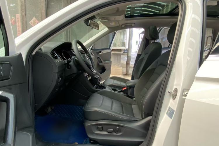 Used Volkswagen Tiguan L 2021 330TSI Automatic Two-Wheel Drive Smart Edition Interior 2