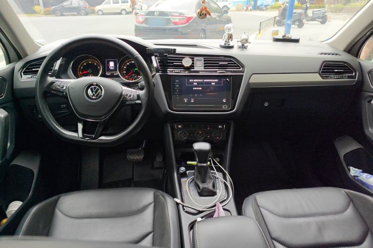Used Volkswagen Tiguan L 2021 330TSI Automatic Two-Wheel Drive Smart Edition Interior 2