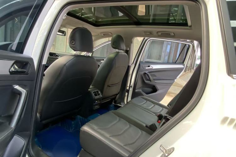Used Volkswagen Tiguan L 2021 330TSI Automatic Two-Wheel Drive Smart Edition Interior 3