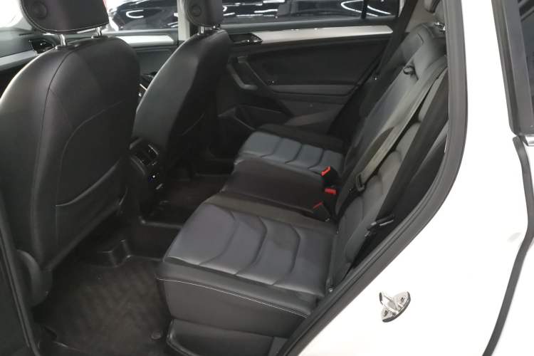 Used Volkswagen Tiguan L 2021 330TSI Automatic Two-Wheel Drive Smart Edition Interior 4