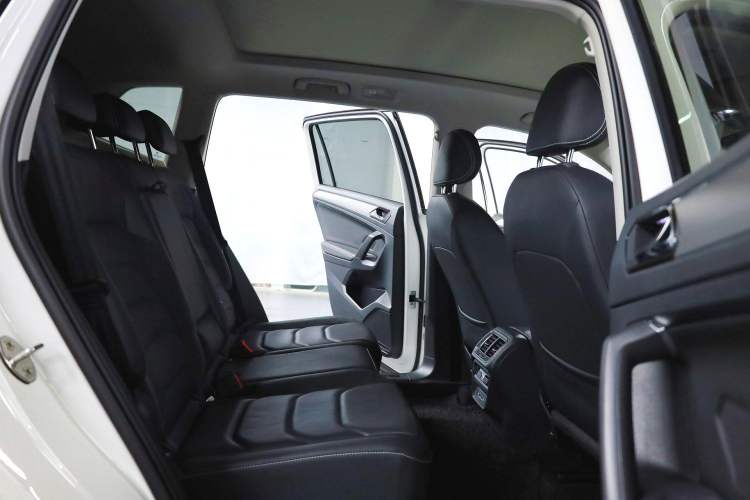 Used Volkswagen Tiguan L 2021 330TSI Automatic Two-Wheel Drive Smart Edition Interior 4