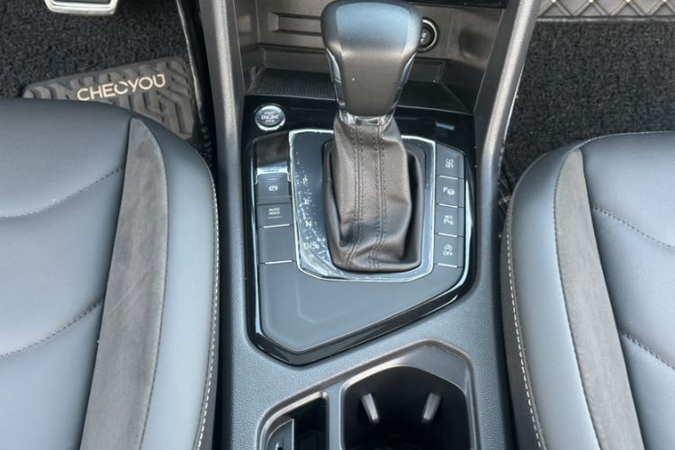 Used Volkswagen Tiguan L 2021 330TSI Automatic Two-Wheel Drive R-Line Enhanced Edition Interior 5