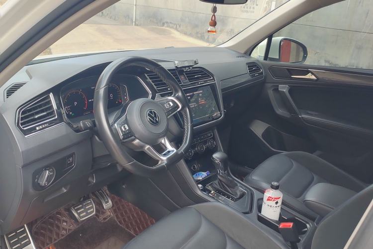 Used Volkswagen Tiguan L 2021 330TSI Automatic Two-Wheel Drive R-Line Enhanced Edition Interior 5
