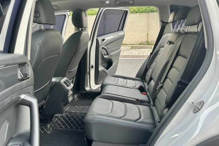 Used Volkswagen Tiguan L 2021 330TSI Automatic Two-Wheel Drive R-Line Enhanced Edition Interior 7